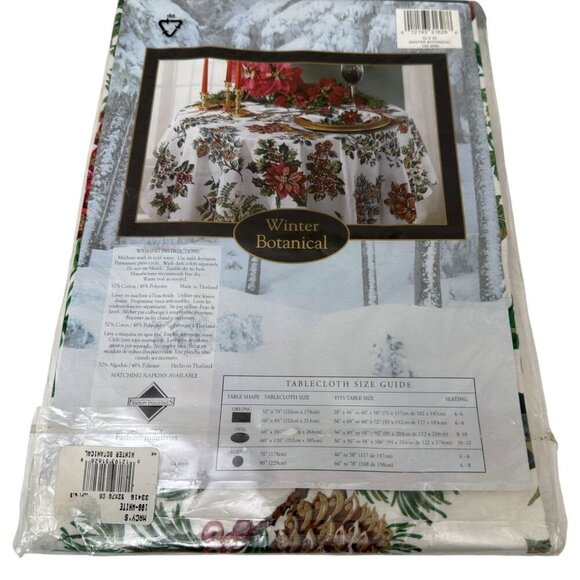 Christmas Tablecloth Holiday Classics Holly Floral 52x70 Rectangle NEW - Picture 2 of 11